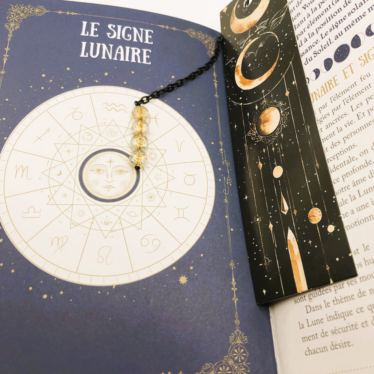 Marque-page Céleste et Mystique en Carton Souple – Design Astrologie & Phases de la Lune et personnalisable
