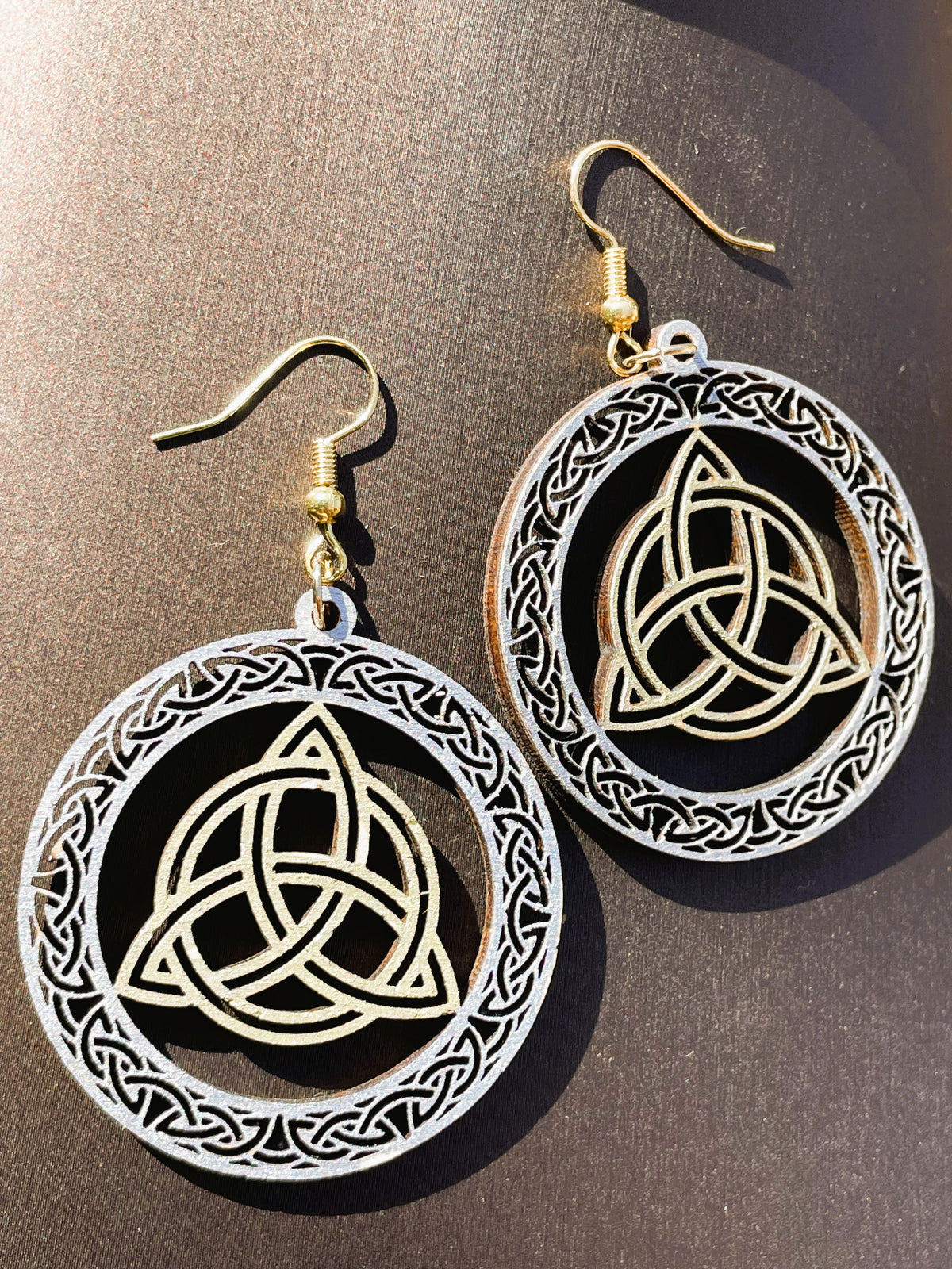 Boucles d'oreilles Triquetra or & argent