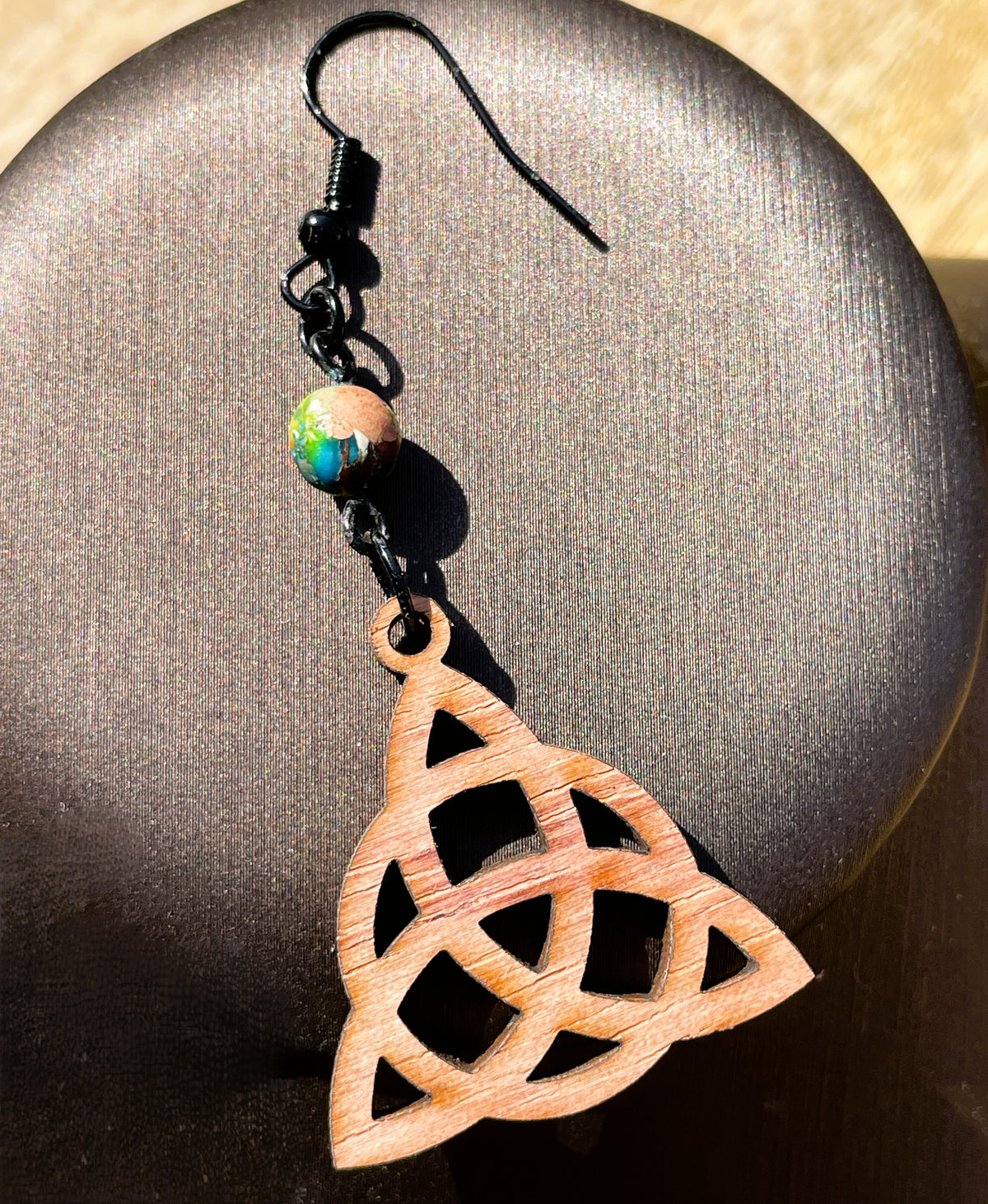 Boucles d'oreilles Triquetra & perle naturelle