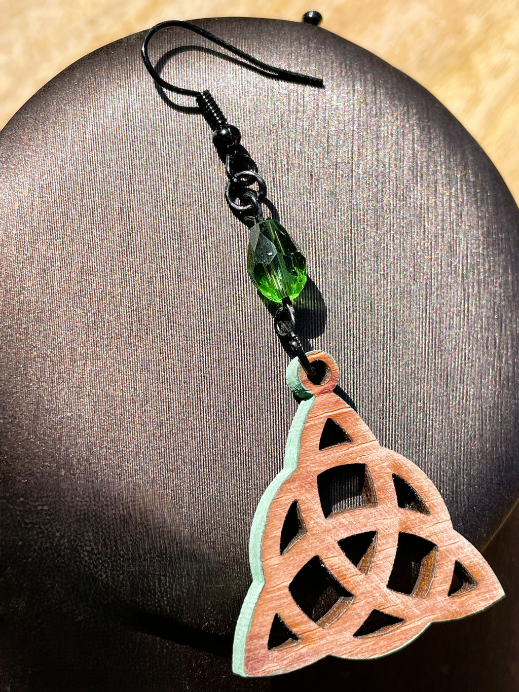Boucles d'oreilles bois Triquetra & cristal autrichien