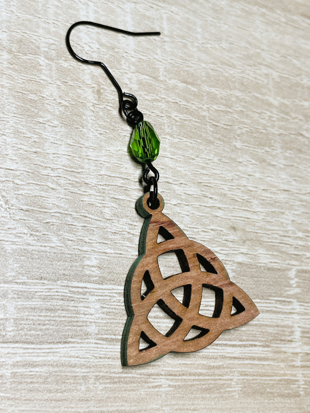 Boucles d'oreilles bois Triquetra & cristal autrichien