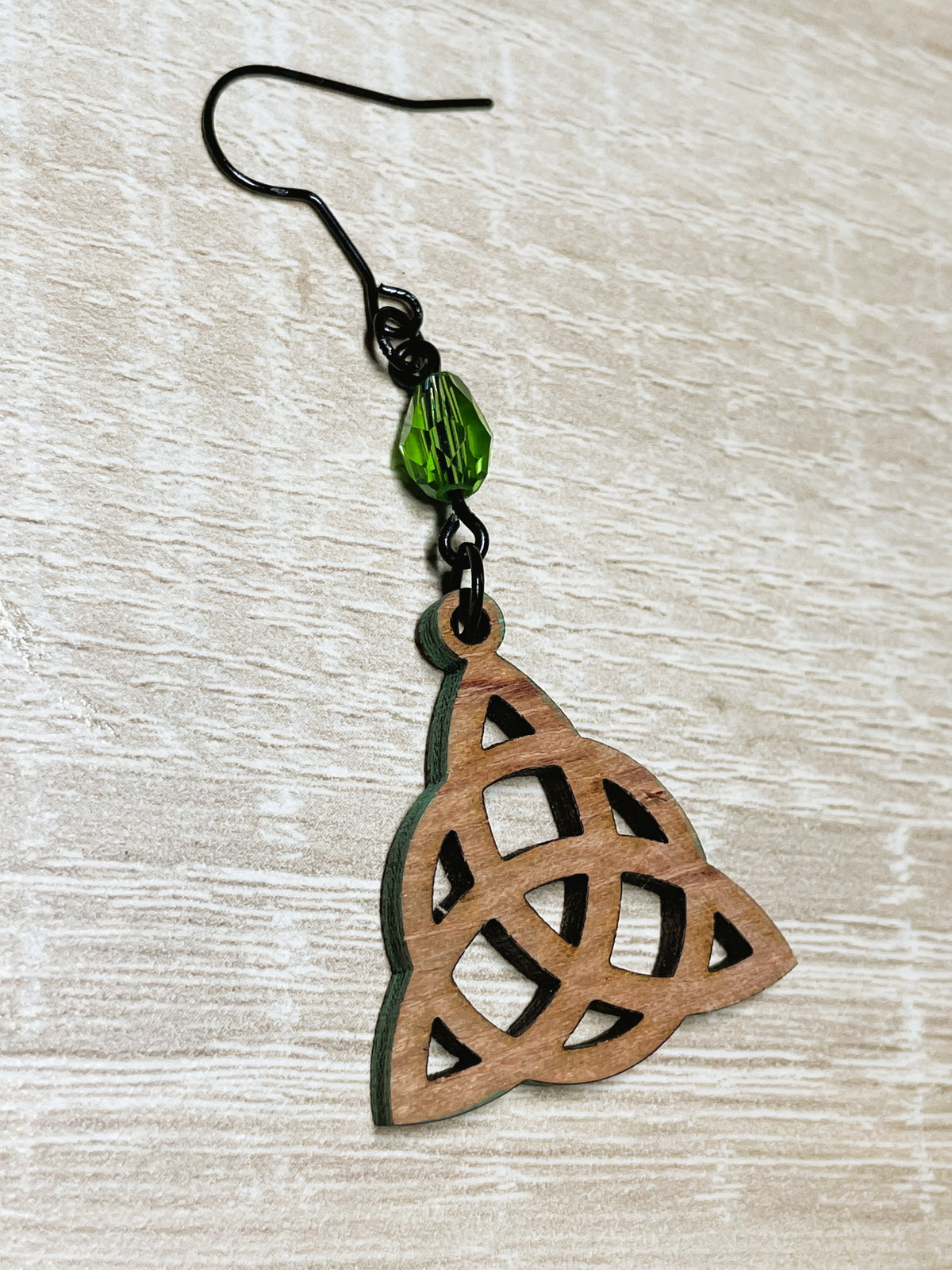 Boucles d'oreilles bois Triquetra & cristal autrichien