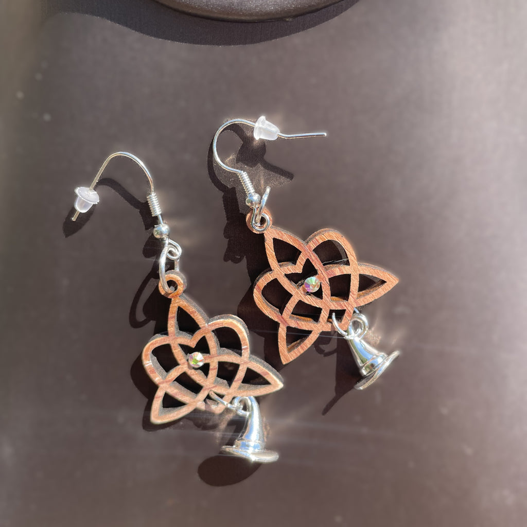 Boucles d'oreilles Triquetra / Coeur / chapeau pointu