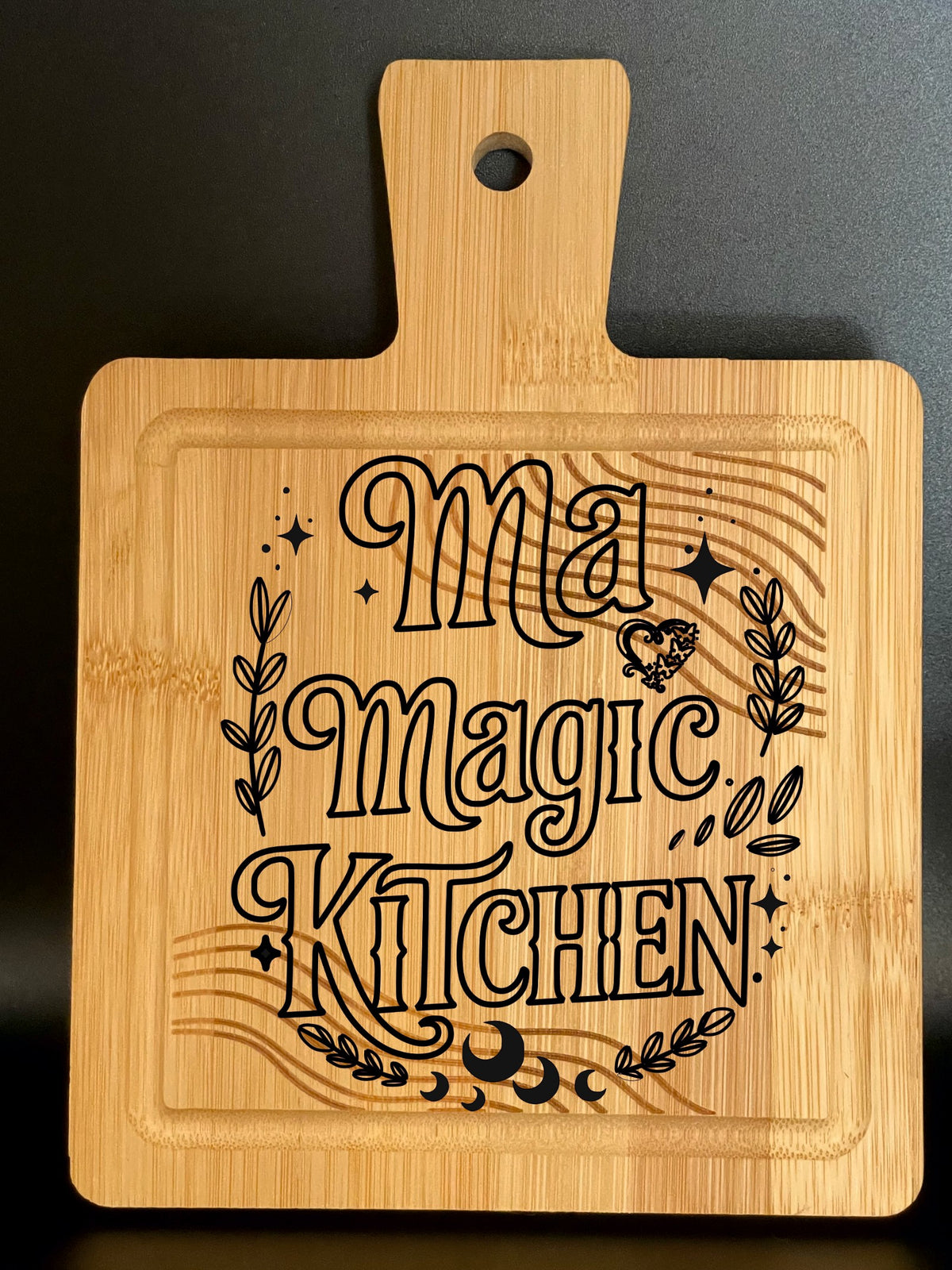 Planchette en Bambou Gravée – Collection "Cuisine Magique", Barbecue & Personnalisable