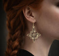 Boucles d'Oreilles Nœud de Sorcière Floral en Bois | Bijou Mystique fabriqué en Provence