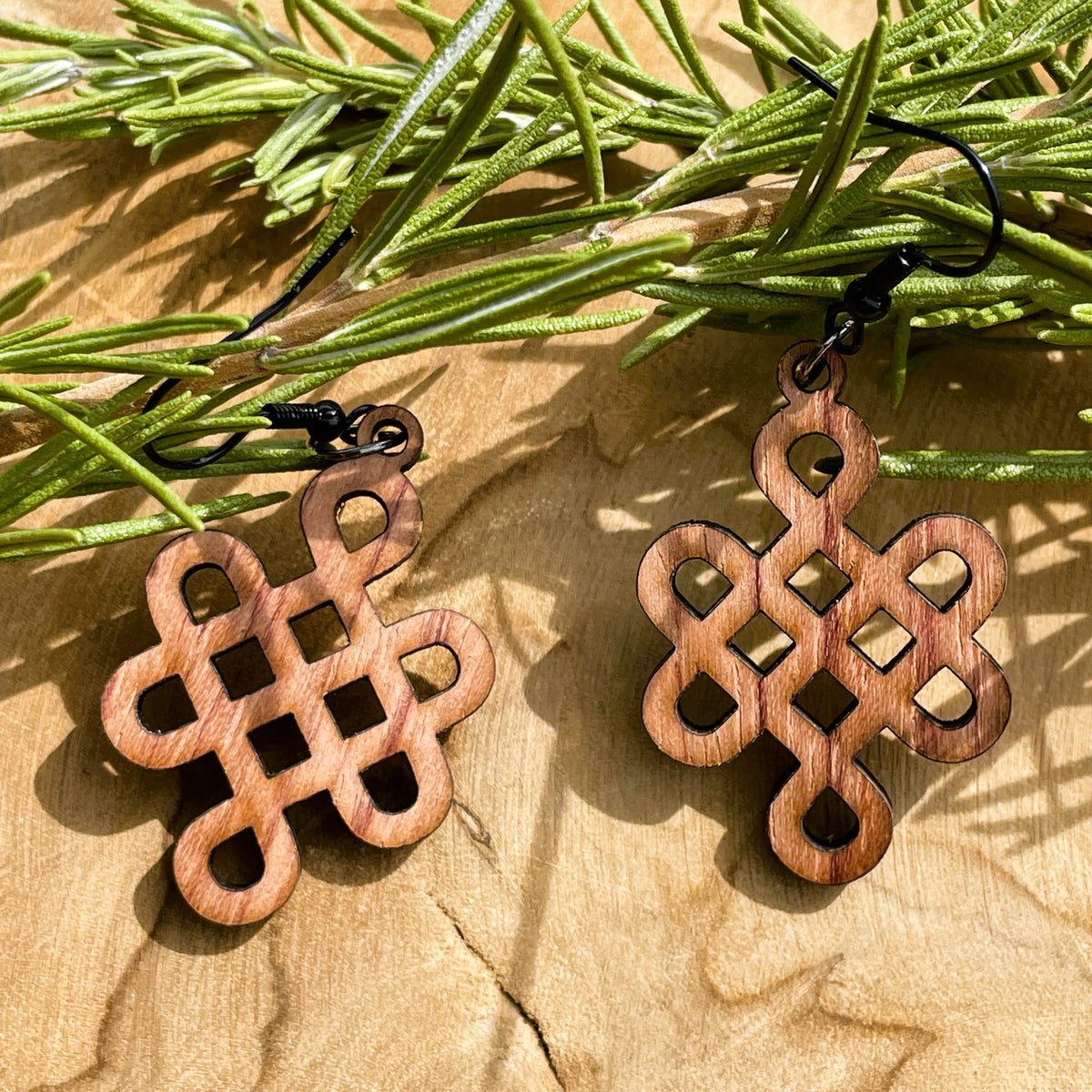 Lot de 5 paires de Boucles d'oreilles en bois de noyer