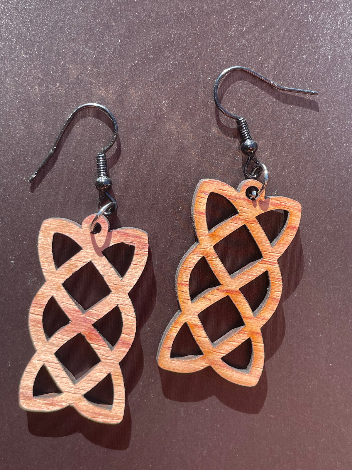 Lot de 5 paires de Boucles d'oreilles en bois de noyer